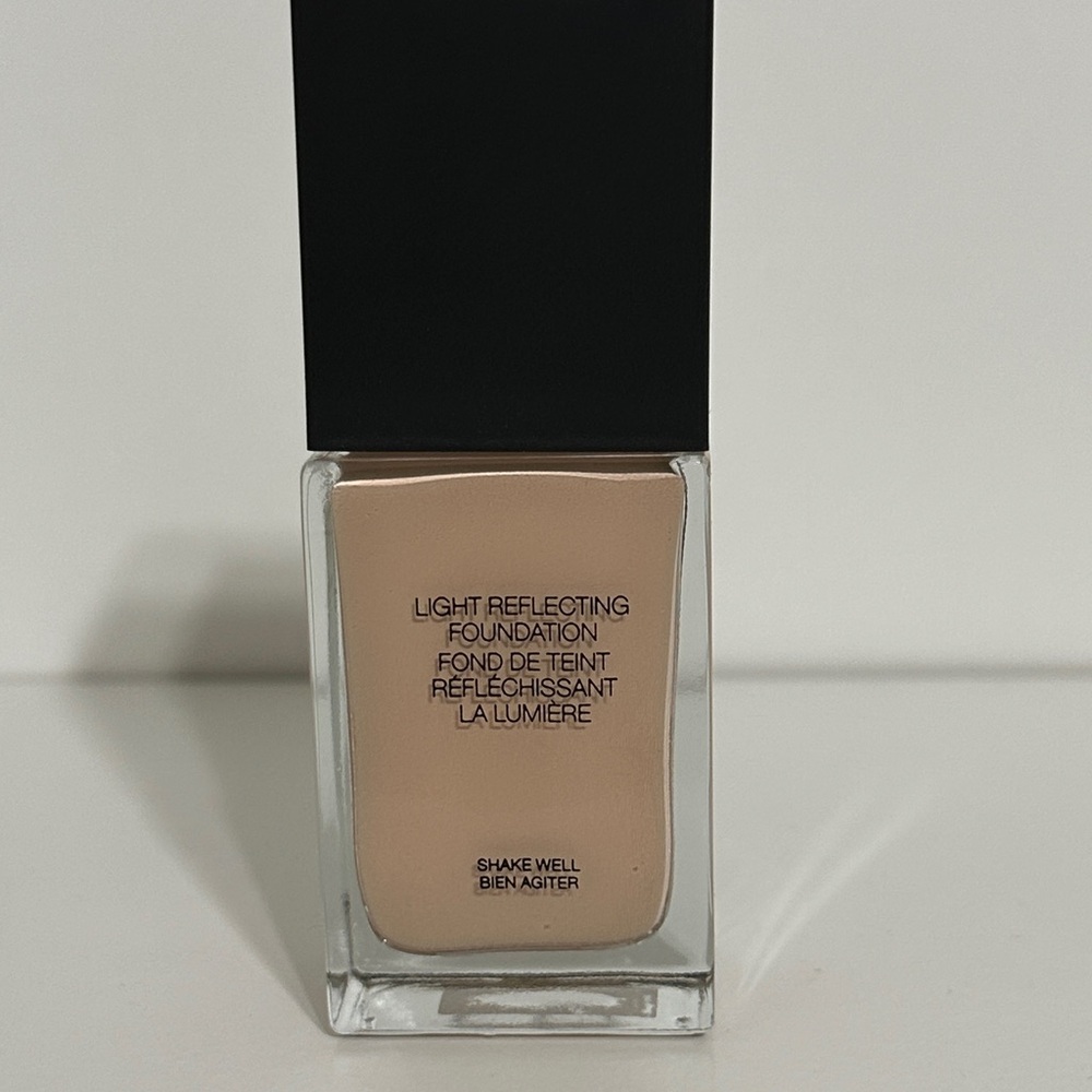 Light 2 Mont Blanc—NARS Light Reflecting Foundation - Picture 9 of 15